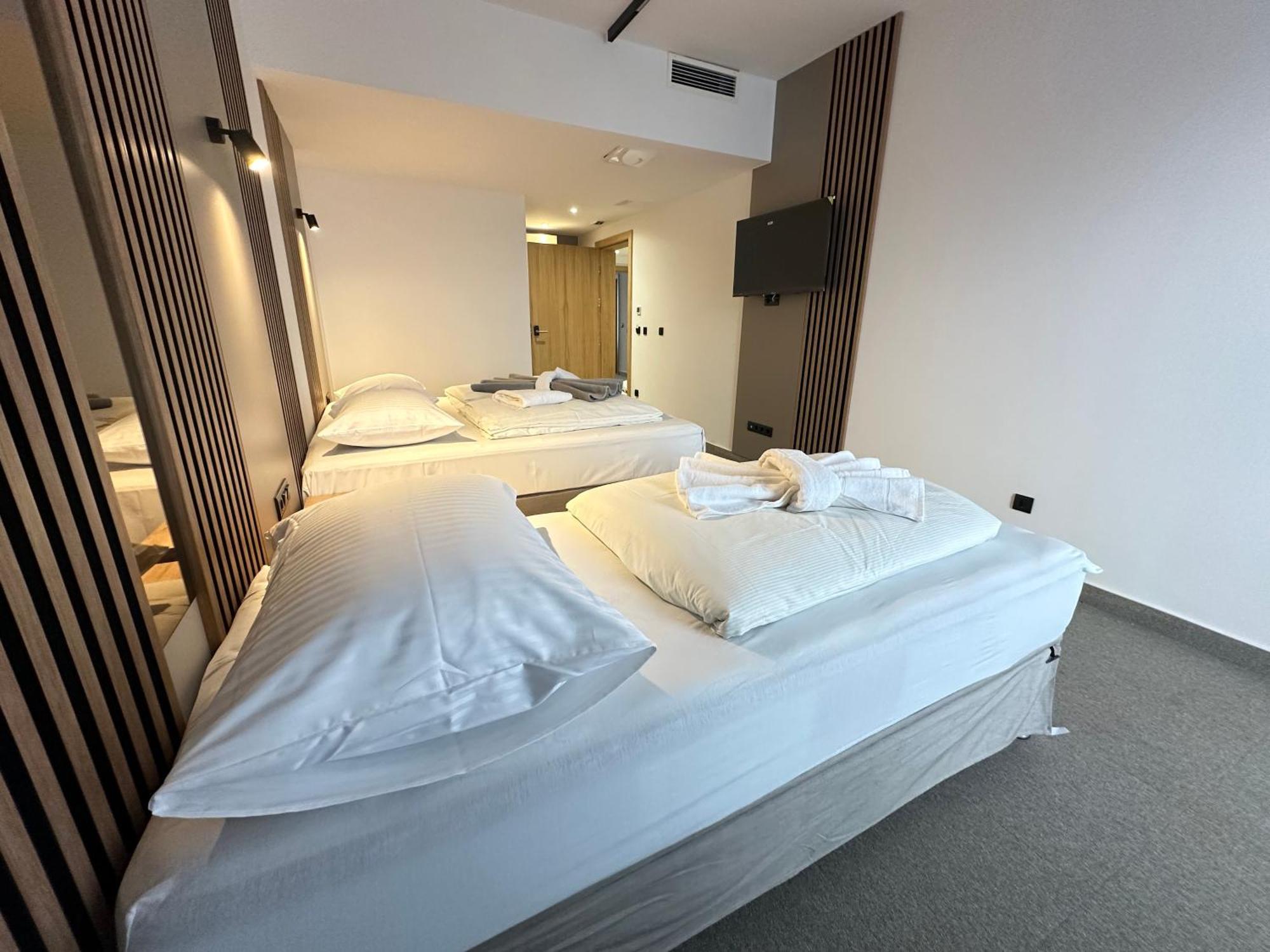 Hotel Suljovic Іліджа Екстер'єр фото